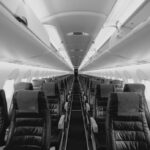 ¿Cuáles son los asientos más seguros en un avión?